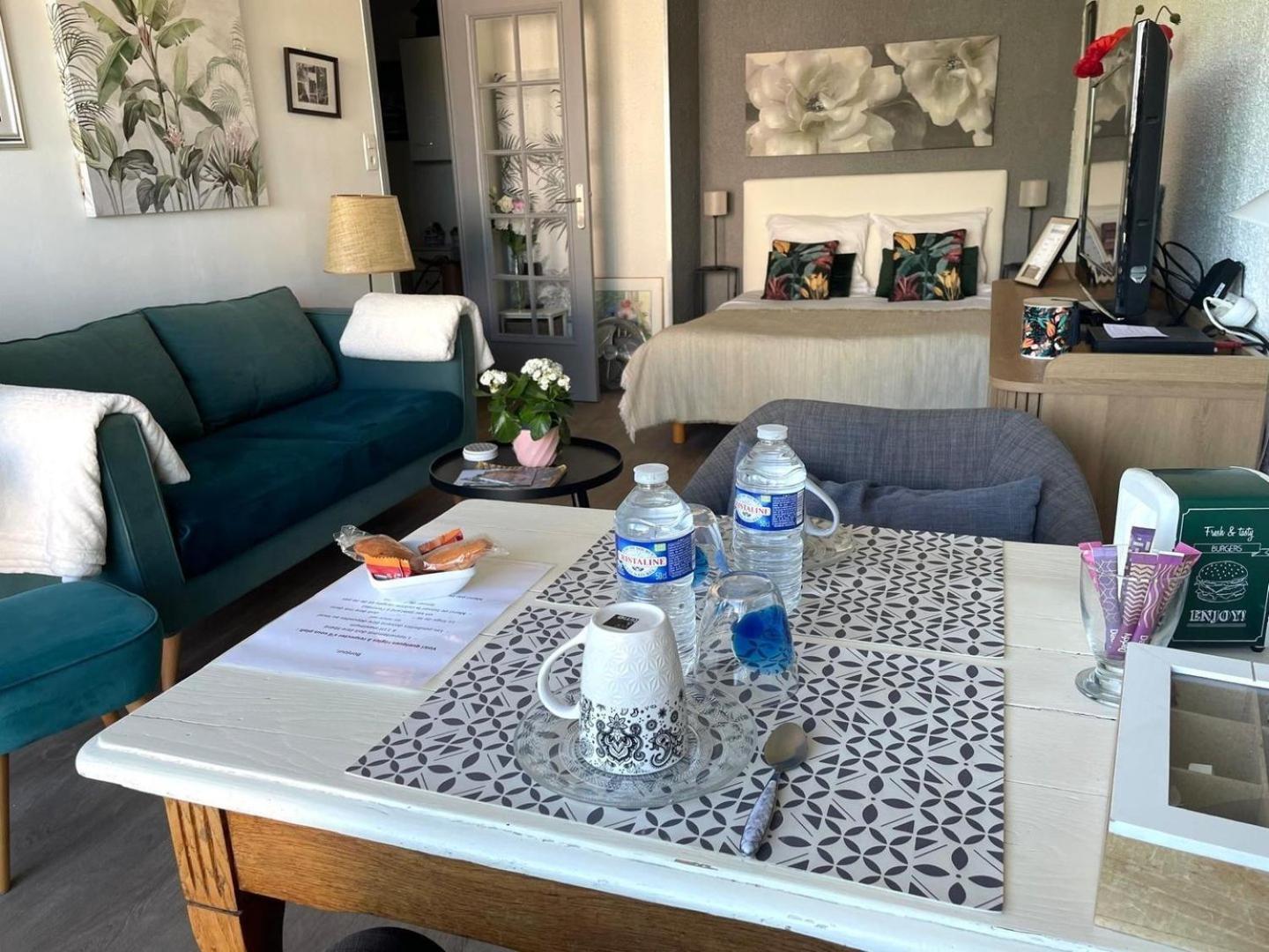 Le Clos Pichot - Studio Avec Balcon, Parking Prive - 5Mn Gare Chartres Eksteriør billede